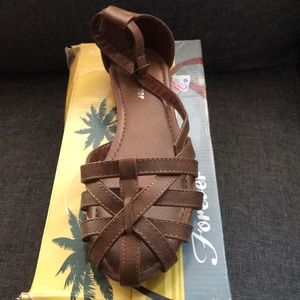 New Women’s Summer Scandals Brown size 8